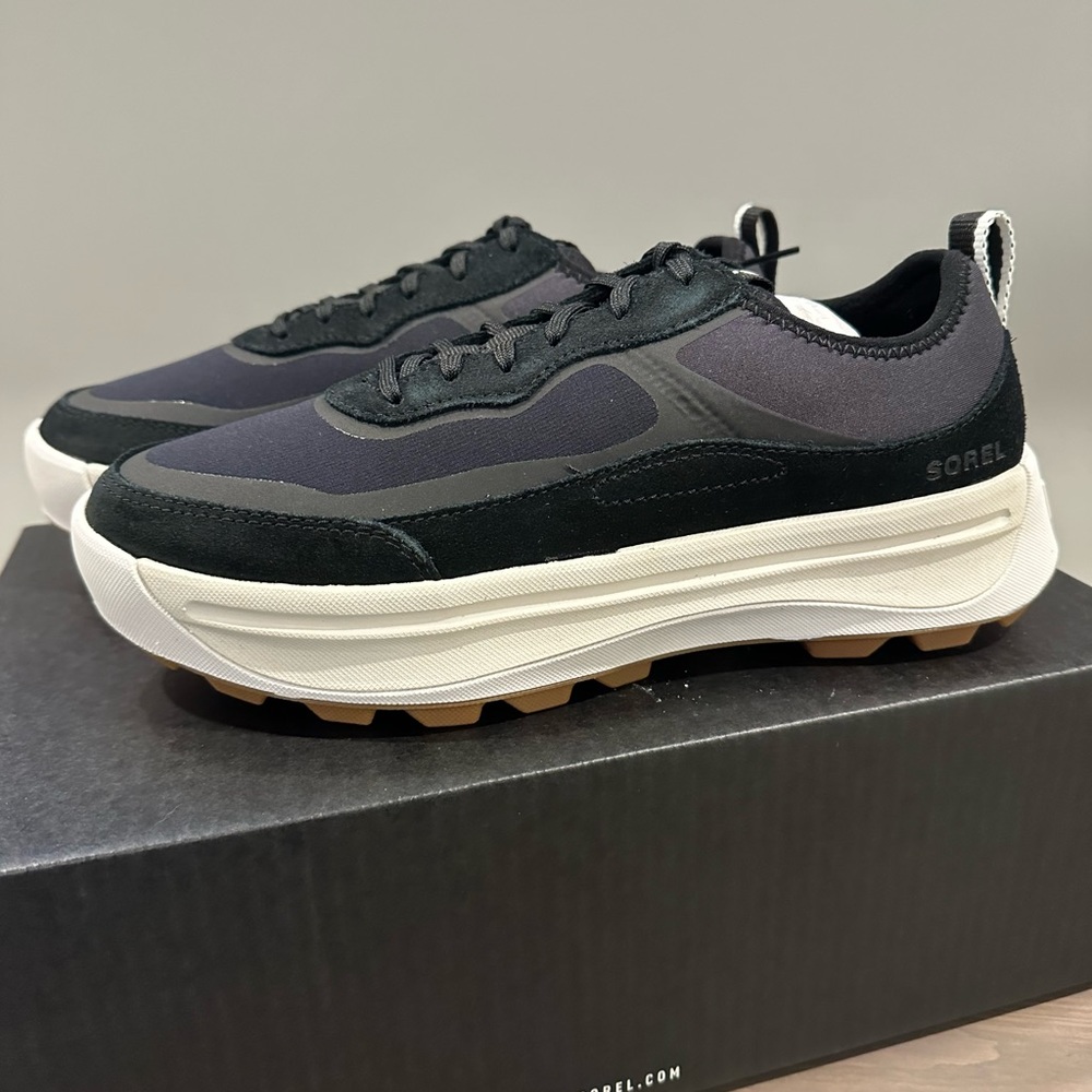 Sorel women’s sneakers - size 9 - black